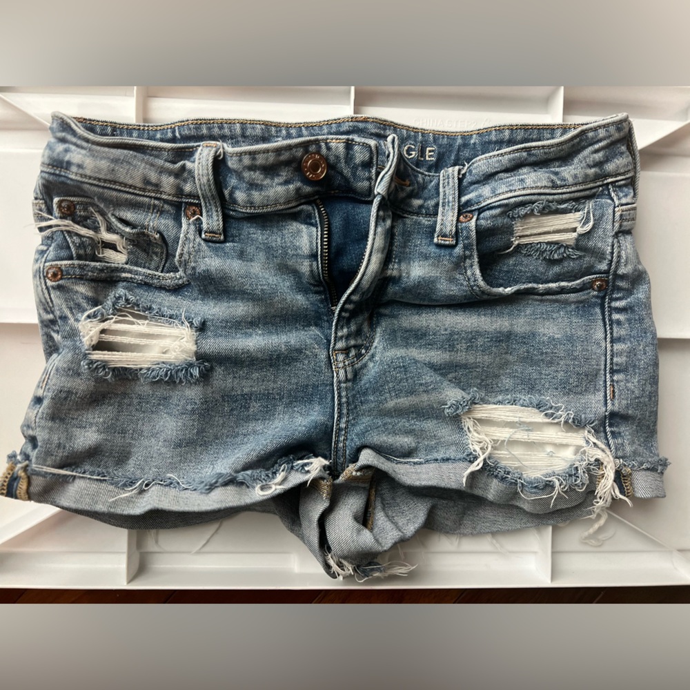 American Eagle Shorts Women 6 Blue Denim Hi-Rise Shortie Stretch Distressed